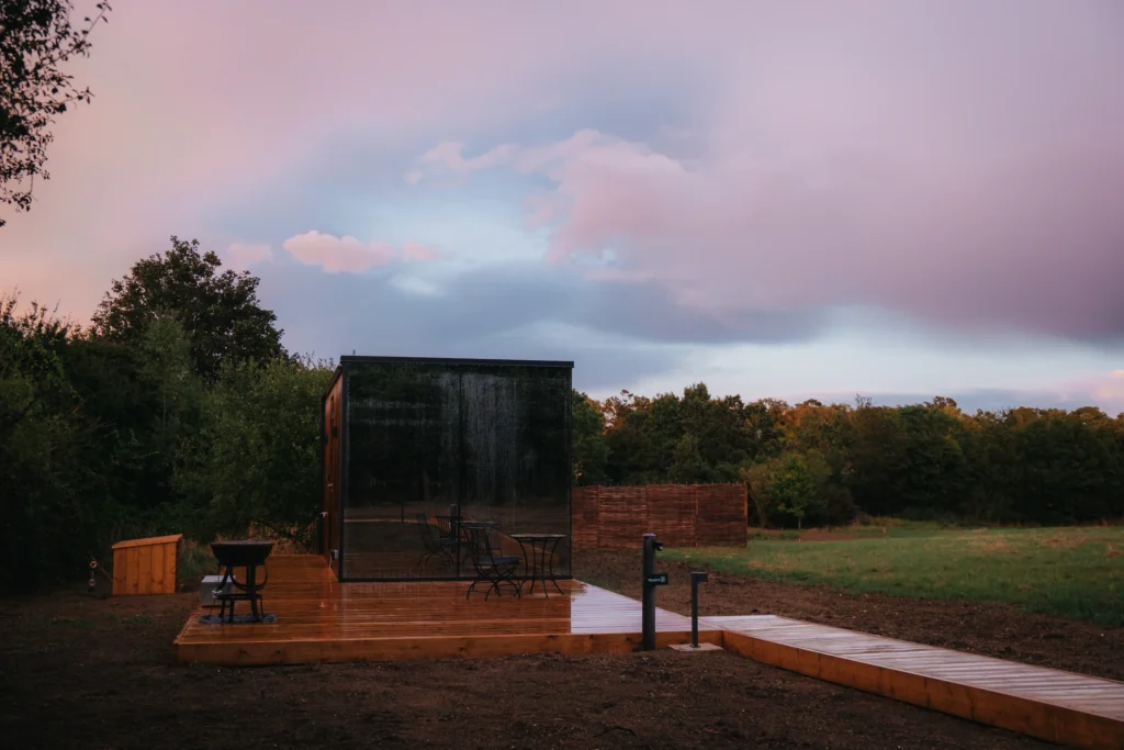 OOD Mirror House - Pound Farm: Meadow at sunset